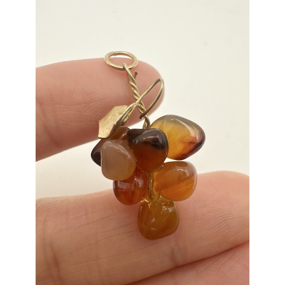 VINTAGE GOLD PLATED AGATE GRAPE CLUSTER PENDANT CHARM